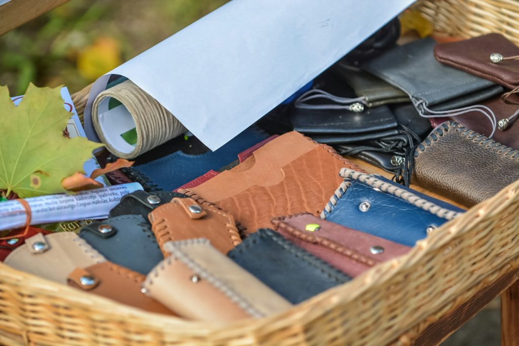 Genuine leather products and souvenirs. The craftsmen's bazaar sells genuine leather goods.